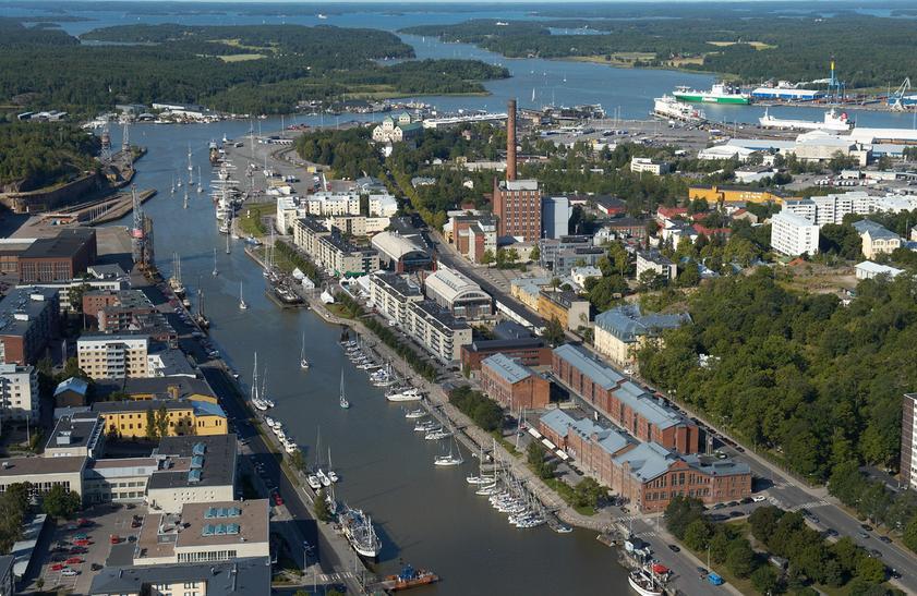 TYÖN TAUSTA JA TARVE TYÖN TAUSTA JA TARVE Työn taustalla on Turun kaupungin tarve saada ulkopuolinen riippumaton näkemys yritystonttien hinnoista Ulkopuolista näkemys tarvitaan maan hankinnassa,