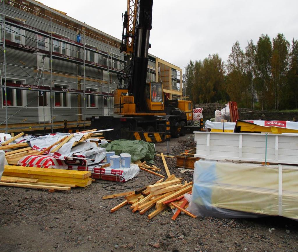 15 veämmälle alueelle, mikä vähentää riskiä maan pettämisestä ja nosturin kaatumisesta.