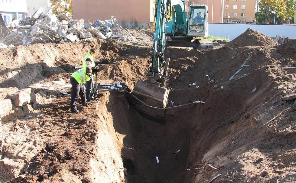 4. Kaivausmenetelmät Syskyn 2008 tutkimusten tarkoituksena oli kaivaa esille ja dokumentoida Aholaisenkulman tontilla säilynyt osuus Haminan linnoituksen Helsingin bastionista.