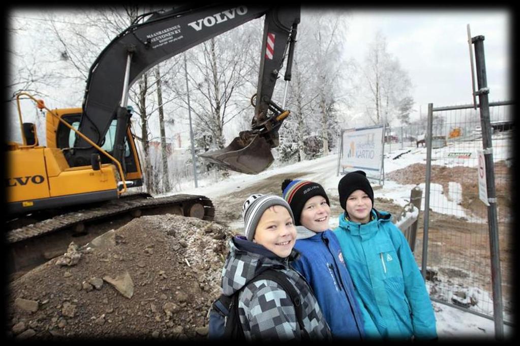 TAUSTAA KATKERILLE KOKEMUKSILLE HYVINVOINTIKOULUN KEHITTÄMINEN 2012-2016 Hyvinvointikoulua on kehitetty Kiimingissä yhtä aikaa kuntaliitoksen, organisaatiomuutoksien,