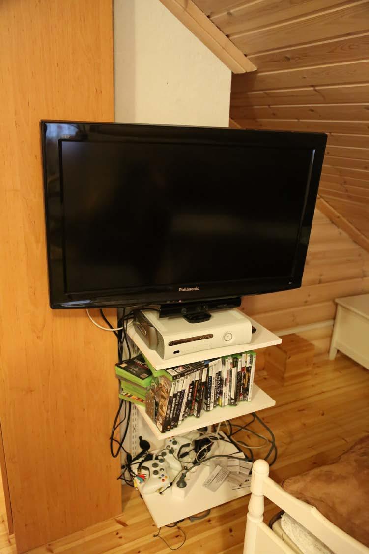Yläkerran TV ja XBOX 360
