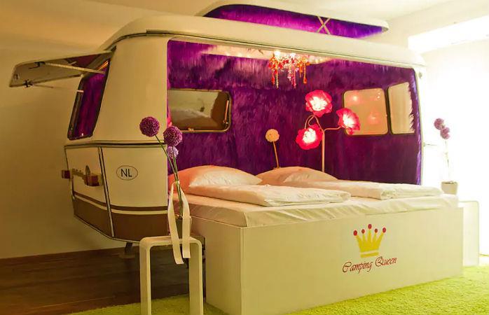LANDHOTEL BEVERLAND, OSTBERVERN, SAKSA Beverlandista löytyy yli kuusikymmentä eri teemalla sisustettua huonetta.