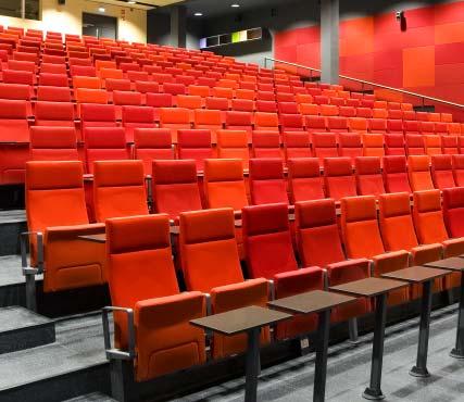 Auditoriot ja konserttisalit ovat vaativia tiloja. Tila suunnitellaan arkkitehtoniseen kokonaisuuteen sopivaksi, visuaaliset, akustiset ja tekniset vaatimukset yhdistäen.