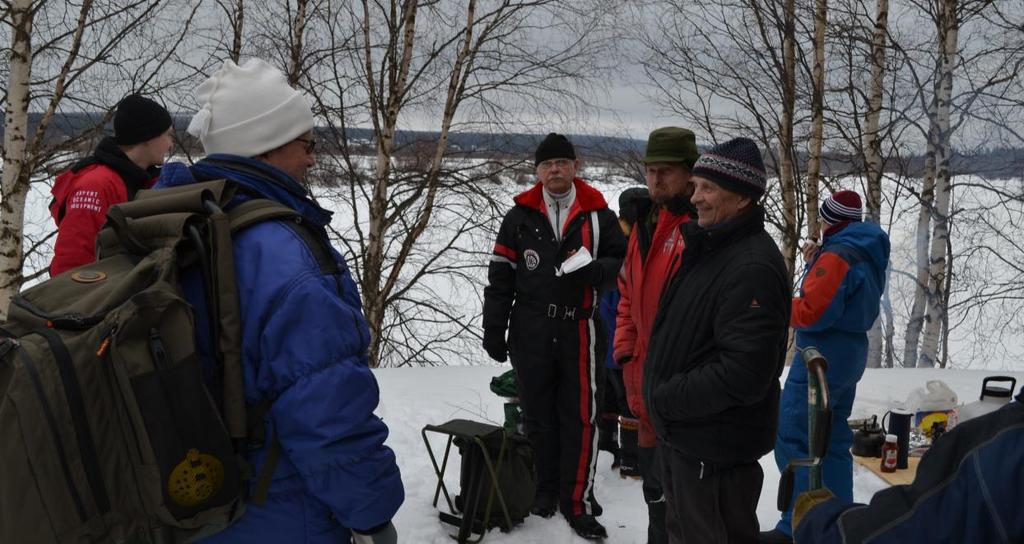 2015 jälleen Vitikanpäässä Kaarina Kosken rannassa pilvisessä mutta poutaisessa