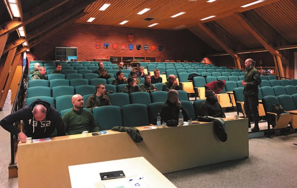 AJOLUPAKURSSI PAROLASSA Päivä alkoi klo 8.15 Vaakunasalissa, jossa käytiin läpi päivän ohjelma.