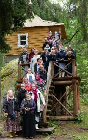 Karjalaisten laulu kajahti Hevoskiven tsasounalla. antoi hyvän kuvan siitä, mitä on ollut ja mitä on tulossa.