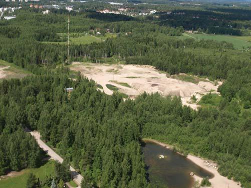 Vesialue Vesialueena on kaavakartalla osoite u Dammen lampi alueen koillisosassa. Vesialueella tapahtuvaan kaivamiseen, täy ämiseen tai ruoppaamiseen kaava tuo vahvistuessaan muutoksen aikaisempaan.