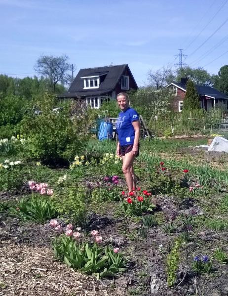 , hän kertoo työpäivän jälkeisistä suunnitelmistaan. Maarit päätti ryhtyä palstaviljelijäksi omien sanojensa mukaan hetken mielijohteesta.