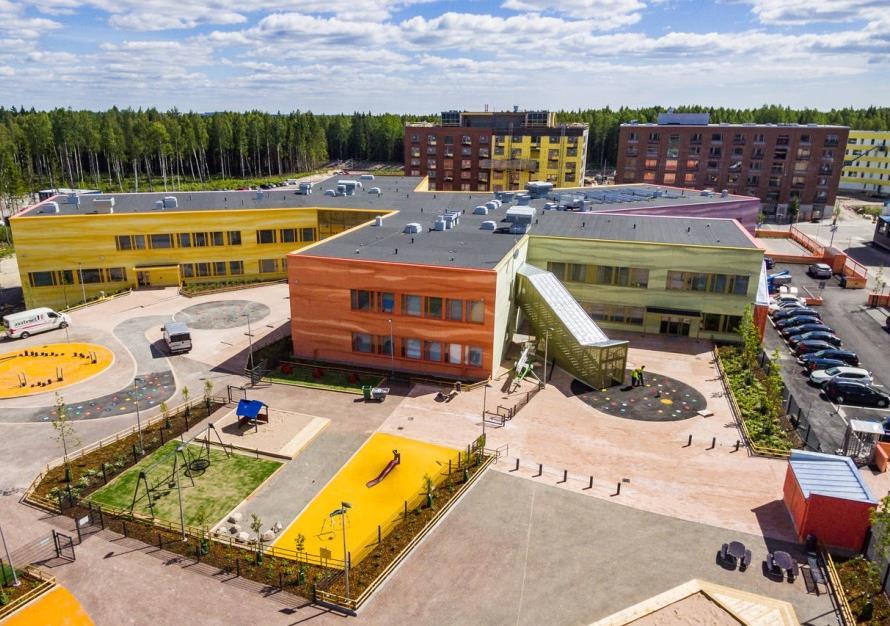 Resurssiviisas maankäyttö ja suunnittelu Ikäihmisten asumisen ja palvelujen saannin turvaamiseksi Vantaalle rakennetaan asunto-ohjelman mukaisesti viisi vanhustenkeskusta vuosina 2018 2026.