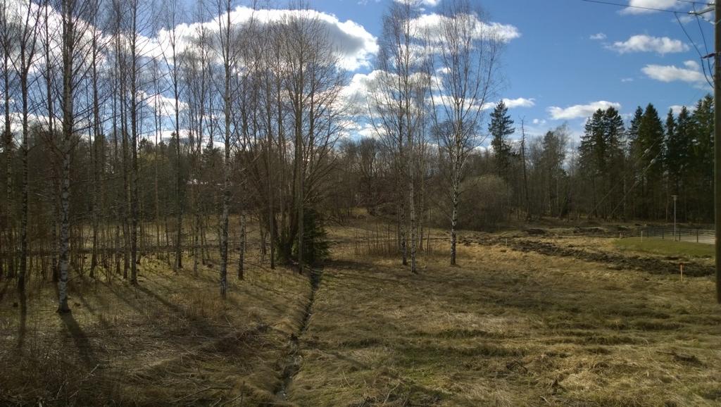 Navetan alue näkyy vielä suorakaiteen muotoisena kohoumana pienen mäennyppylän päällä. Mitään rakenteita ei ole enää jäljellä, vain jätettä ja rakennushiekkaa.