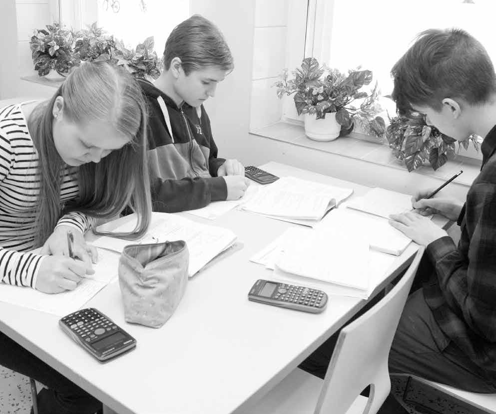 Matematiikan ylioppilaskirjoitukset Matematiikan kirjoittamatta jättävien osaaminen ei lisäänny lainkaan lukion aikana.