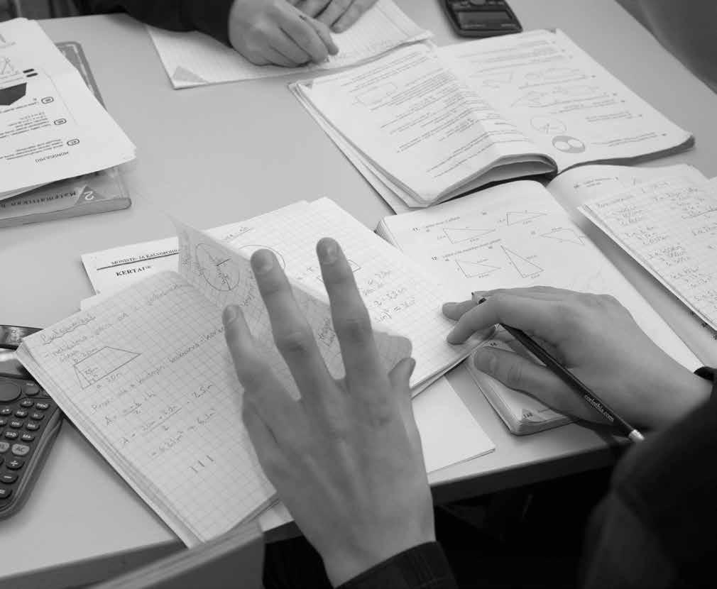 Ylioppilaskokeella itsellään näyttää olevan huomattava vaikutus osaamisen lisääntymiseen: taitotasossa oli merkittävä ero sellaisten opiskelijoiden välillä, jotka eivät aikoneet kirjoittaa lyhyen