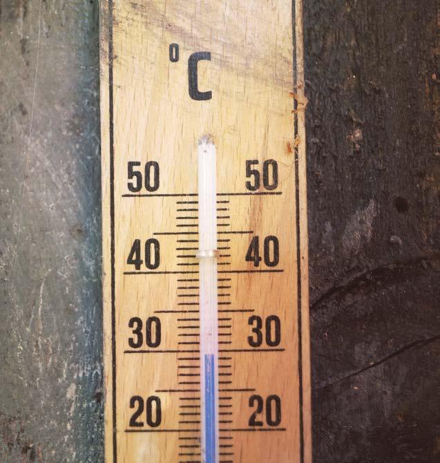 Yhtenä esimerkkinä tästä on uusi D8175 kirkaslakka, jolle suositellaan D8746 ohenteen käyttöä, jos ruiskutuslämpötila ylittää 30 C. Tällä varmistetaan paras lopputulos.