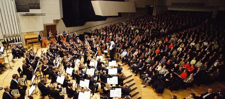 I.6 YLEISÖ Tavoite: Orkesteri järjestää vuoden aikana sinfoniakonsertteja 42 kertaa. Orkesteri esiintyy Helsingin juhlaviikoilla ja Musica nova Helsinki -festivaalilla.