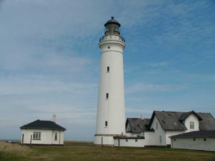 Hirtshals-majakka, vieressä