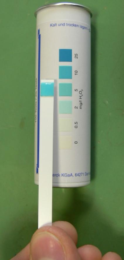 3 Desinfiointilaitteiden korvaaminen ja tarkastus 3.2 OXYGENAL 6-rikasteen tarkastus ð Vertaa väriä ja lue arvo: Jos pitoisuus on 200ppm, 5 mg/l näytetään.