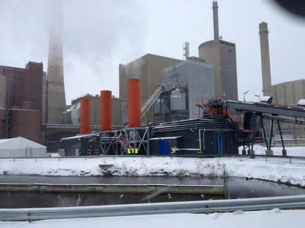 15 3.3 Vaskiluodon kaasutuslaitos, Vaasa Vaskiluodon Voima on rakentanut Vaskiluodon hiilivoimalaitoksen yhteyteen 140 MW biomassan kaasutuslaitoksen (ks. taulukko 3).