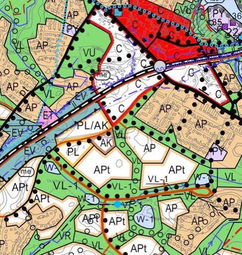 Ylikiimingintien varressa, ala-asteelle menijöiden täytyy ylittää seututie alueen läheisyydessä ovat kaikki keskustan palvelut (koulut, päiväkoti, kirjasto, kaupat, liikuntapaikat, hiihtolatu,