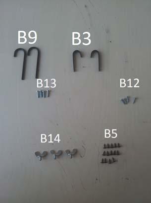 Yhdistä pohjatuen (B2) osat kiinni toisiinsa peltiruuveilla B5 (2 kpl). 4. Nosta tulisija (B1) pohjatuen päälle.