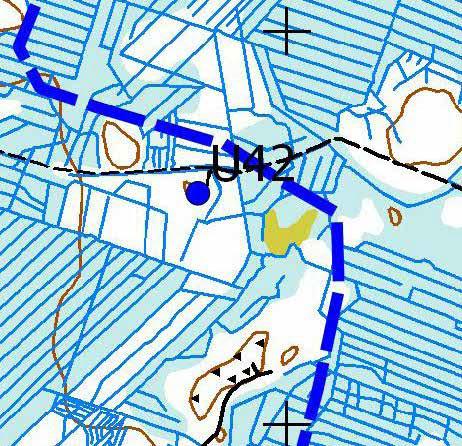 Turbiinipaikka U42 Kasvillisuuskuvaus: Puolukkatyypin (VT) kuivahkon kankaan tiheä ja nuori männikkö, joka on pituudeltaan 10 14 metriä.
