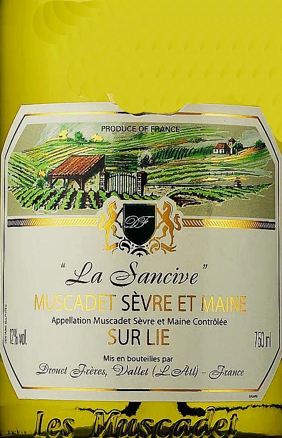 La Sancive Muscadet Sèvre et Maine Sur Lie 2008 Pekka Suorsa: A mussel dish with cherry 88 pistettä tomatoes and croutons Keltainen, vaalea,