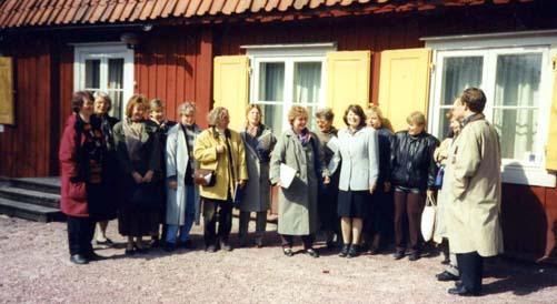 1990-luvulla olimme molemmat vararehtori Arto Mustajoen johtaman yliopiston kirjastotoimikunnan jäseninä mm. laatimassa yliopiston ensimmäistä yhteistä vuonna 1998 hyväksyttyä kirjastostrategiaa.