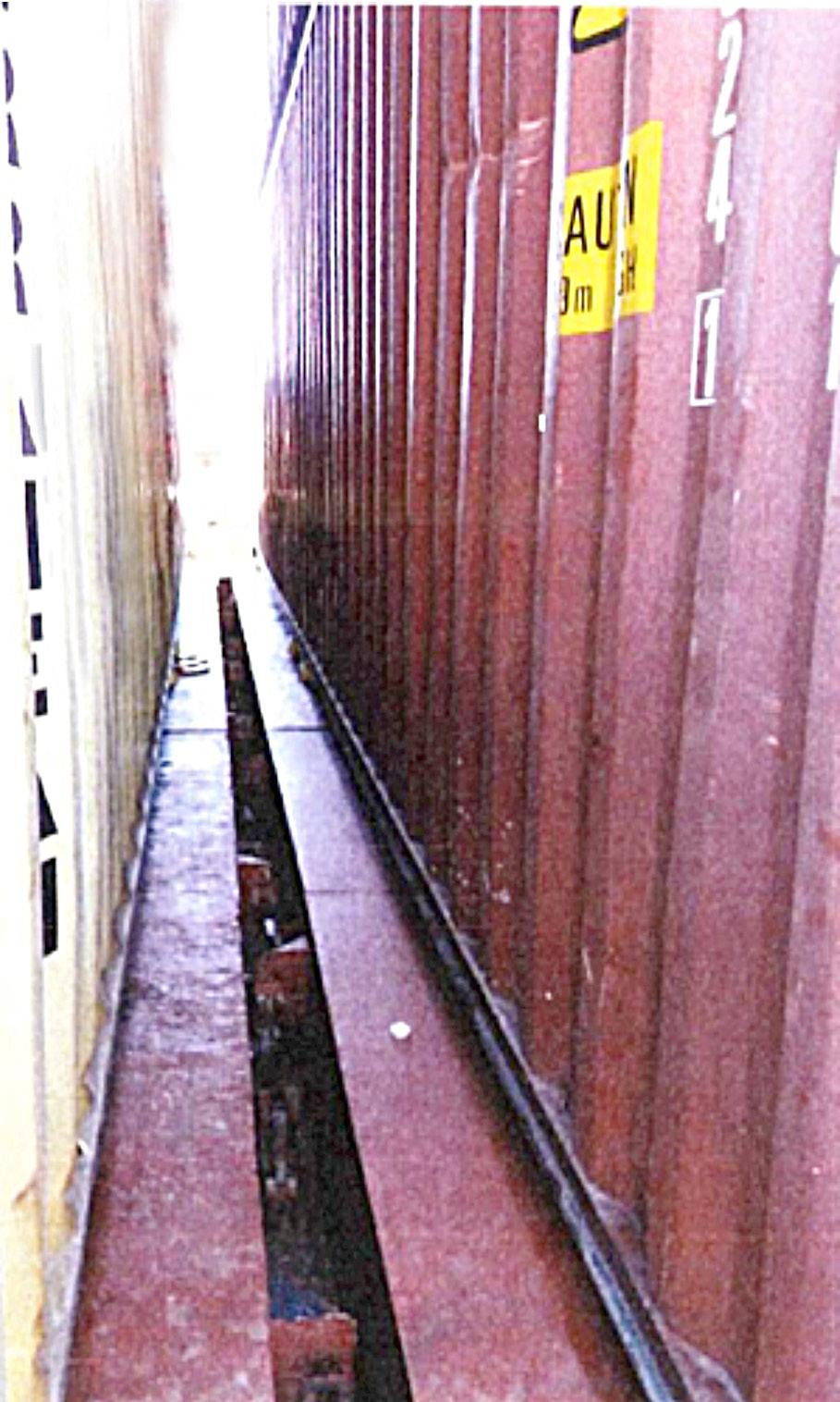Järjestelmän lokitiedoista voidaan myös havaita, että nosturi on toiminut normaalisti. Nosturin sallittu nostokuorma tarttujalla oli 51 000 kg yhdellä ja 65 000 kg kahdella kontilla.