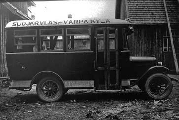 Äitini kävi Elisenvaaran Yhteiskoulua oikeassa Elisenvaarassa, itse kävin saman koulun Kyrössä. Se oli myös lastemme opinahjo.