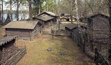 Rakentaminen muuttaa ympäristöä. Piha, kylä tai kaupunki on vallattu luonnolta.