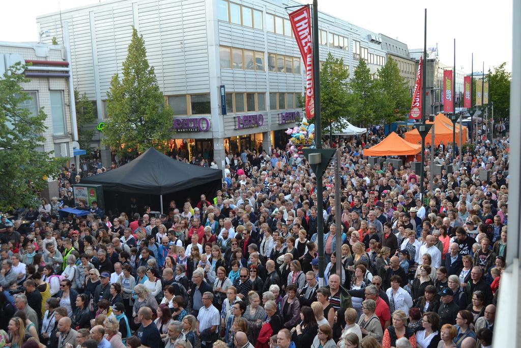 26. TAITEIDEN YÖ KOUVOLASSA 18.8.2017 KLO 14-23 Taiteiden Yönä ohjelmaa järjestetään muun muassa Kouvolan Yhteiskoulun (ent.