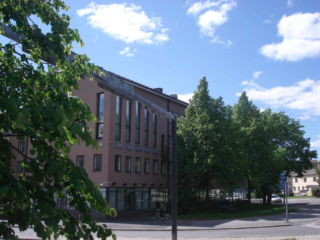 ASEMAKAAVAN SELOSTUS 1 PERUS- JA TUNNISTETIEDOT 1.1 Tunnistetiedot Jyväskylän kaupungin 2. kaupunginosan korttelin 26 tontin 4 sekä katualueen, 3. kaupunginosan puistoalueen ja 11.