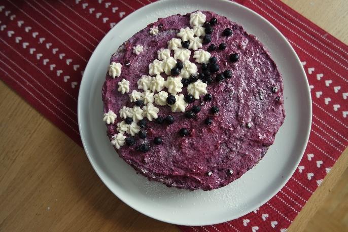 Ruislettukakku Ruislettujen raaka-aineet: 4 kpl kananmunia 1 l maitoa 1 dl vehnäjauhoja 3 dl ruisjauhoja 1 tl suolaa 1 tl leivinjauhetta paistamiseen margariinia Vispipuuron raaka-aineet: 3 dl vettä