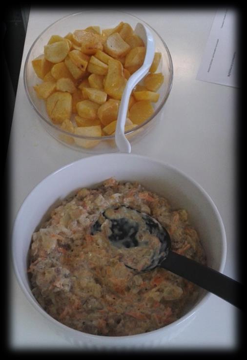 Uuninauriit 4 annosta 4 naurista (isoa) margariinia tai voita suolaa 1. Pese nauriit. Laita nauriit folion päälle, lisää päälle voi/margariini nokare ja suolaa oman maun mukaan.