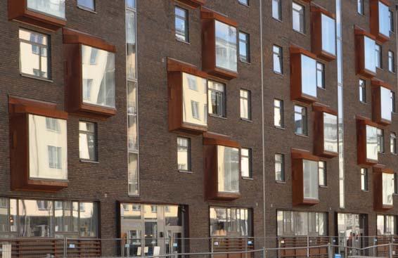 MAANTASOKERROS Katujen varsilla maantasokerros voi julkisivumateriaaleiltaan erota ylemmistä kerroksista.
