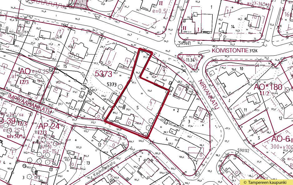 2.6.3 Voimassa oleva asemakaava Kaavamuutosalueella on voimassa 4.6.1953 vahvistettu asemakaava nro 373. Sen mukaan tontti nro 5373-5 on asuinrakennusten korttelialuetta.