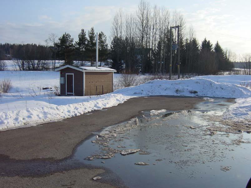 Yhdyskuntateknistä huoltoa palvelevien rakennusten ja laitosten alue (ET) Alueen eteläosassa osoitettu ET-aluevaraus on osoitettu olevaa jätevedenpumppaamoa ja sakokaivolietteen vastaanottopaikkaa