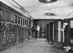 ENIAC» 1947» 160 kw» 20 * 10 numeron desimaaliluku» 5 khz» 6 000 000 $» 30 000 kg