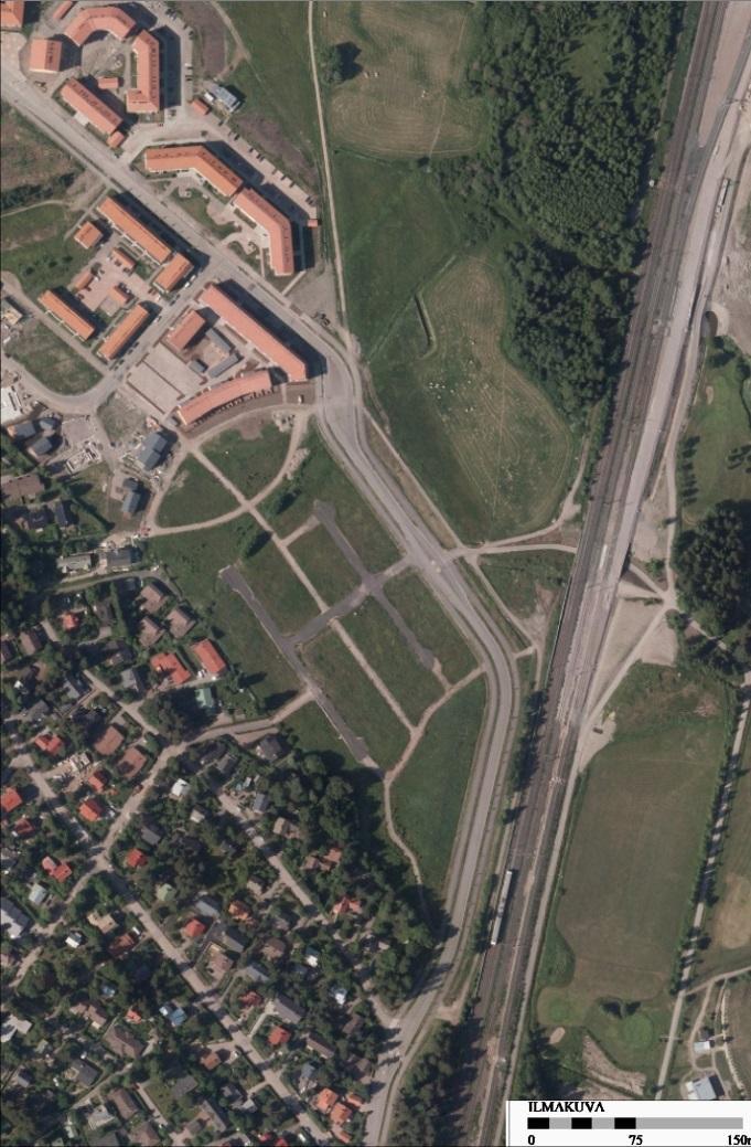 002261/ Kulleropuisto, 15.5.2017 4/ 46 2. LÄHTÖKOHDAT 2.1 SELVITYS SUUNNITTELUALUEEN OLOISTA 2.1.1 Alueen yleiskuvaus Suunnittelualue on pääosin heinikkoa, joka rajautuu olemassa olevaan asutukseen.