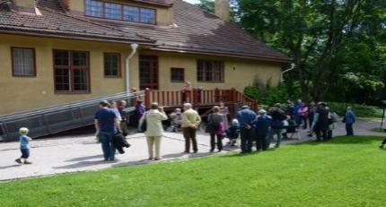 Kehitetään Otaniemi-Keilaniemi ja Leppävaaran keskusalueiden liikenteen solmukohtien kaupunkimaisuutta.