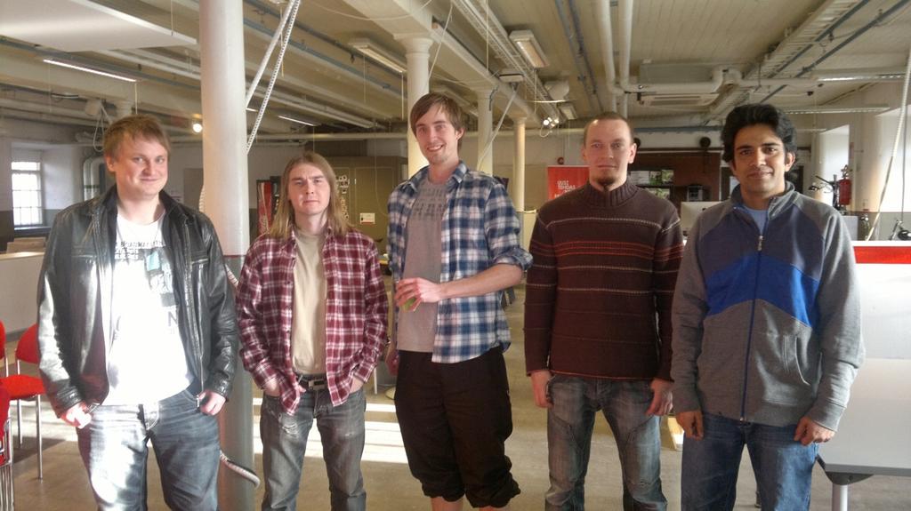 From left to right: Antti, Nikita, Timo, Antti S, Tek Methods and tools Mobile phone client was done by using QtSDK and programming language was C++.