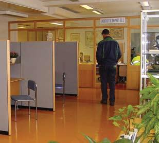 24 Toimintakertomus 2006 Årsberättelse 2006 Kaupunkimittausosaston asiakaspalvelutila uusittiin vuonna 2006.