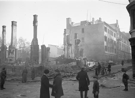 JÄLLEENRAKENNUSAIKA SUOMESSA Marraskuussa 1939 Suomi joutui osaksi nopeasti eskaloituvaa maailmanlaajuista konfliktia.