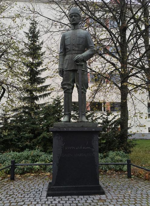 Maasalon tuulimoduloituja veistoksia. 17.