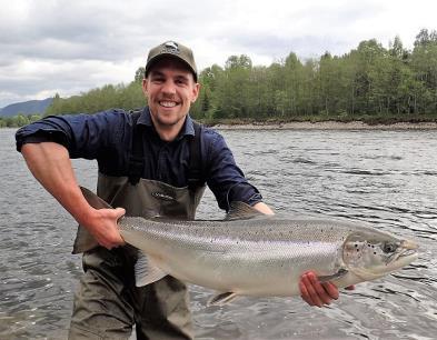 Kalastuskausi. Gaulan kalastuskausi alkaa kesäkuun ensimmäisenä päivänä. Kesäkuun alkupuolella jokeen nousee lähes pelkästään suuria lohia, jotka ovat kooltaan yleensä 7-20 kg.