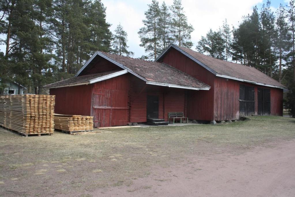 Köyliönjärven tilaan, vedenlaatuun ja sen parantamiseen liittyviä selvityksiä ja suunnitelmia on tehty useita 1990-luvulta alkaen.