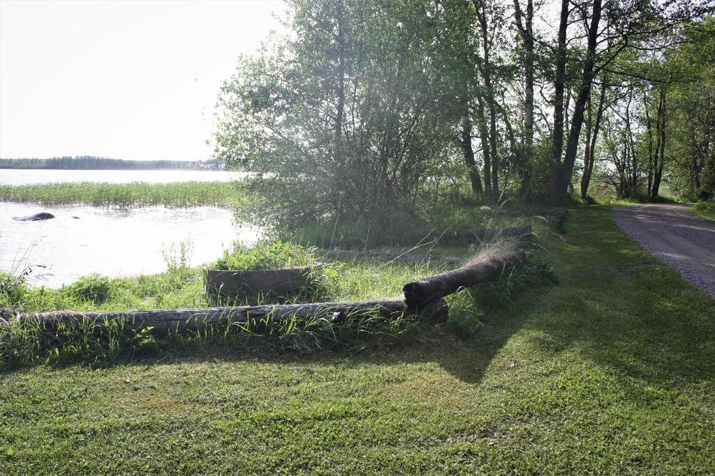 kaunis laidunalue, joka tulee luultavasti jäämään pois laidunnuksesta tulevaisuudessa. Rannassa olevat vanhat nuotiopaikat ovat jääneet hoitamatta ja niitä toivottiin hoidon piiriin.