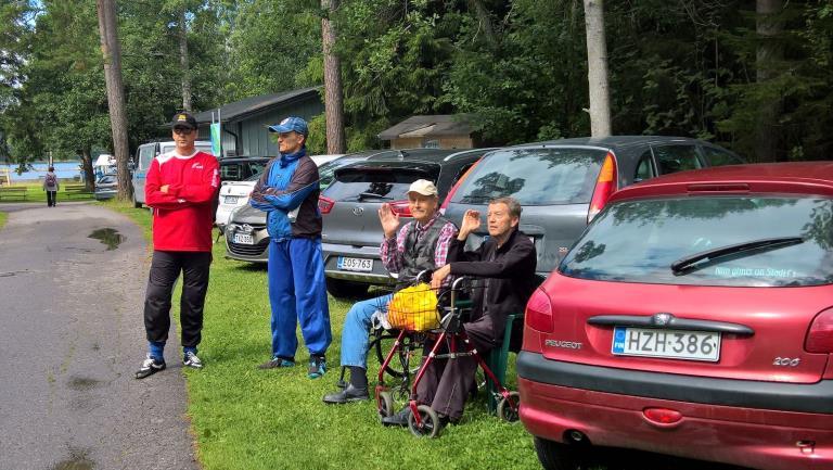 Ilmasto melkein hellitteli - satamasta (Kuva: Mika Tiitto) Valkeavuoret selättivät Korkalaiset finaalissa (Kuva: Sampsa Söderholm) Valkeavuoret - Marja ja Kirsi olivat