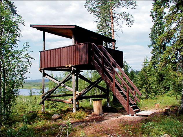 2.7.3 Hoitotarve Paamajärvellä ei ole kunnostustarvetta. 2.7.4 Palvelurakenteet Lintutorni Paamajärven lintutorni on rakennettu vuonna 2000.