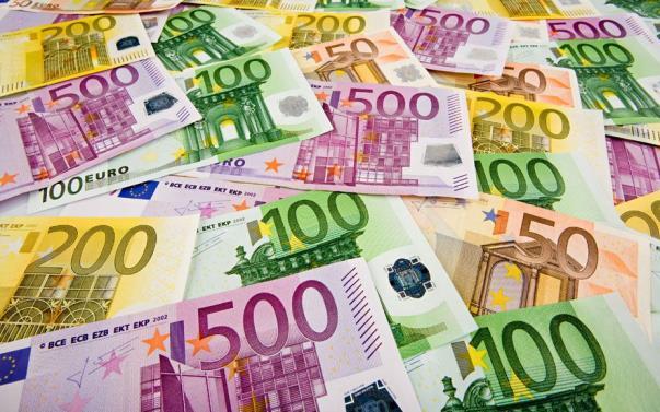 Miten Y-sukupolvi puhuu rahasta? Palkka on naurettavan pieni suhteessa koulutustasoon ja työtehtävien vaativuuteen. Tähän voi liittyä myös palkankorotus, mutta se ei yksinään aiheuta tyytyväisyyttä.