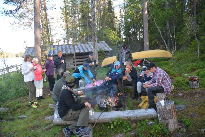 Perjantain oheistapahtumana oli käynti Saarijärven piilopirtillä.